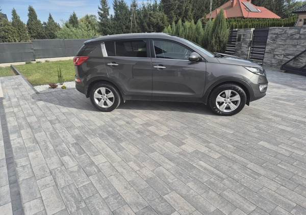 Kia Sportage cena 41900 przebieg: 171000, rok produkcji 2012 z Radom małe 172